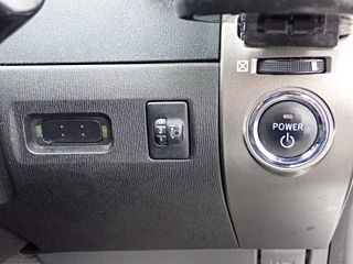 TOYOTA PRIUS 2010
