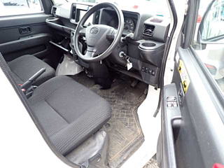 DAIHATSU HIJET VAN 2019