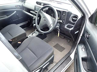 TOYOTA SUCCEED 2017