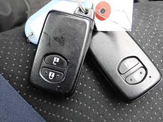 TOYOTA PRIUS 2014