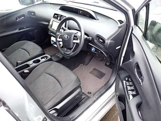TOYOTA PRIUS 2016
