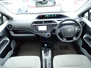 TOYOTA AQUA 2013