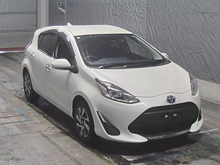TOYOTA AQUA 2020