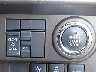 TOYOTA ROOMY 2021