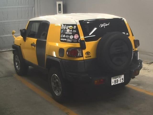 TOYOTA FJ CRUISER 2011