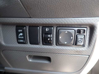 NISSAN AD 2012