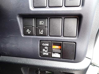 TOYOTA NOAH 2016