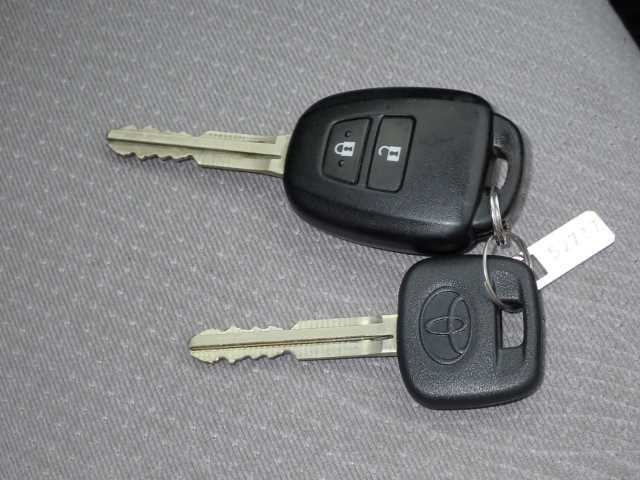 TOYOTA COROLLA AXIO 2016