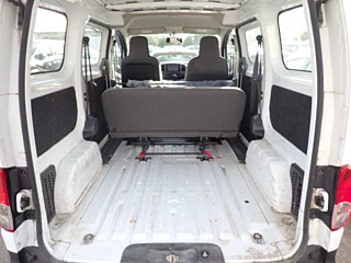 NISSAN NV200 2019