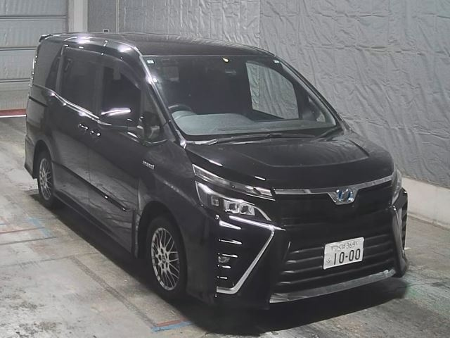 TOYOTA VOXY 2017