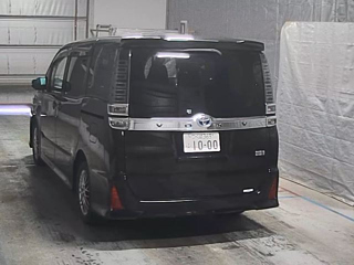 TOYOTA VOXY 2017
