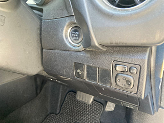 TOYOTA AURIS 2016