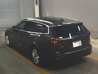 VOLVO V60 2021
