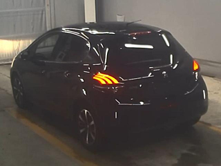 PEUGEOT 208 2020