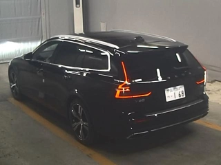 VOLVO V60 2021