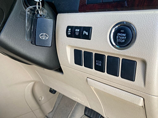 TOYOTA VELLFIRE 2012