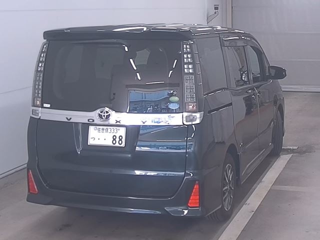 TOYOTA VOXY 2014