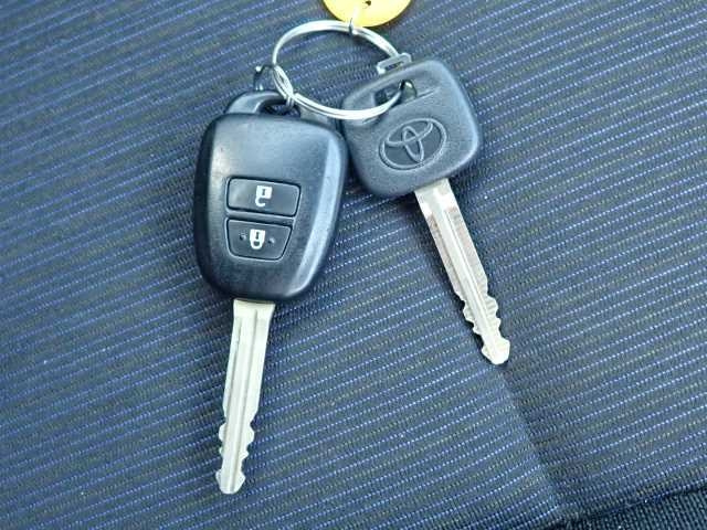 TOYOTA COROLLA FIELDER 2017