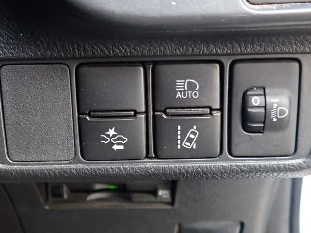 TOYOTA COROLLA FIELDER 2019