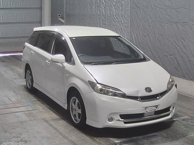 TOYOTA WISH 2010