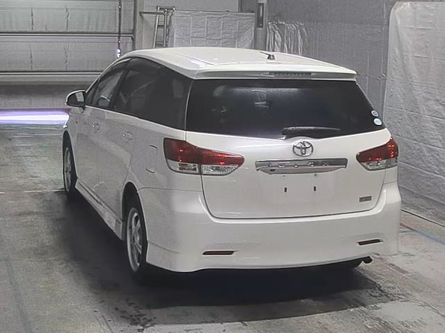 TOYOTA WISH 2010