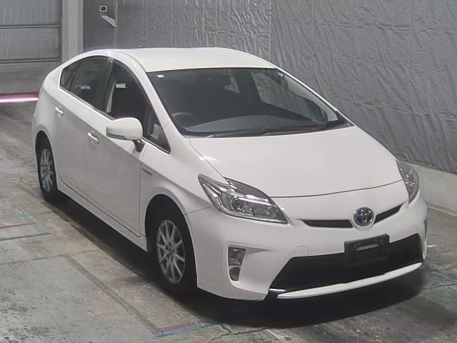 TOYOTA PRIUS 2015