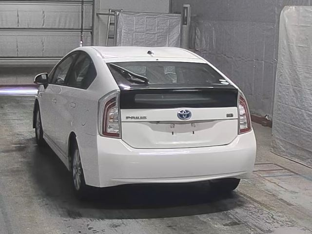 TOYOTA PRIUS 2015