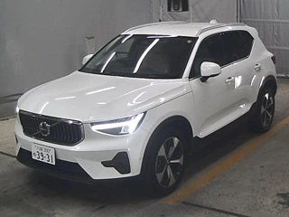 VOLVO XC40 2023