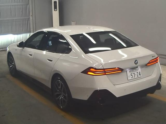 BMW 5 SERIES 2024