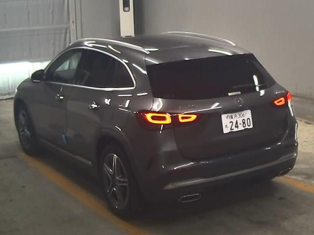 MERCEDES BENZ GLA CLASS 2023