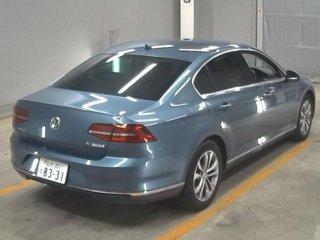 VOLKSWAGEN PASSAT VARIANT 2015