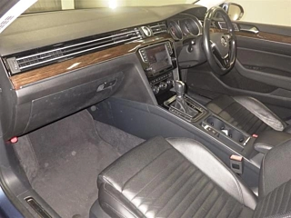VOLKSWAGEN PASSAT VARIANT 2015