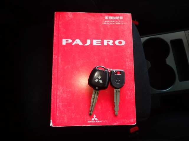 MITSUBISHI PAJERO 2011