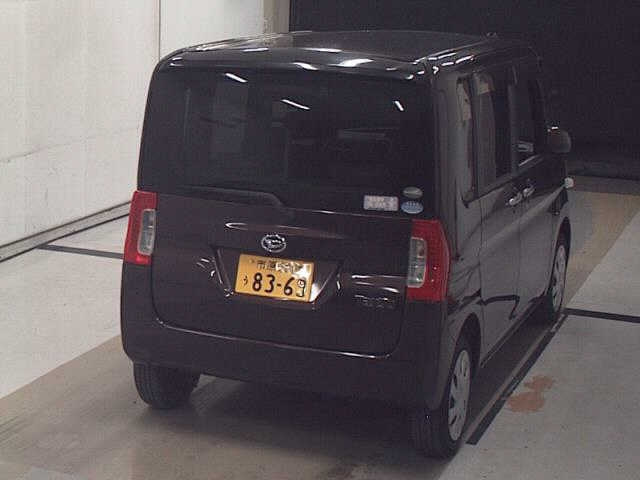 DAIHATSU TANTO 2015