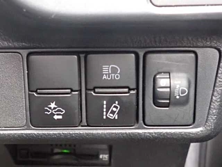 TOYOTA COROLLA FIELDER 2018
