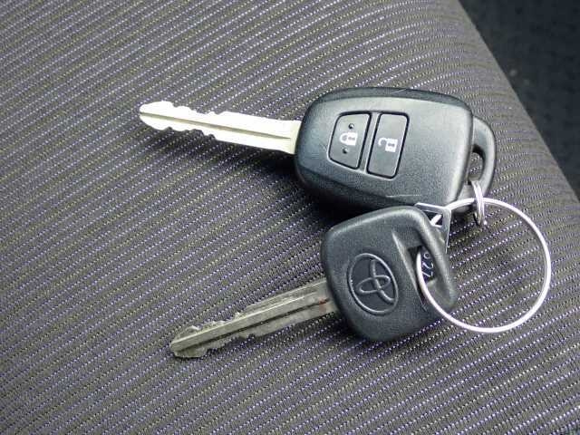 TOYOTA COROLLA FIELDER 2016