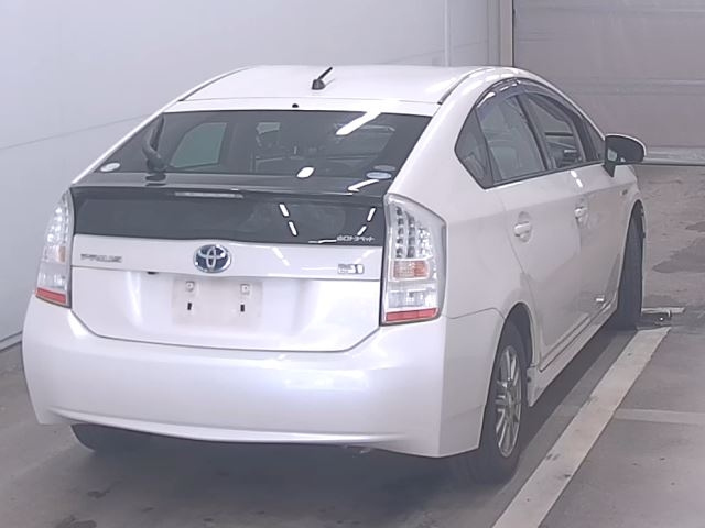 TOYOTA PRIUS 2011