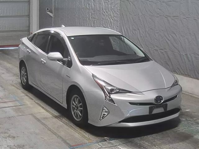 TOYOTA PRIUS 2018