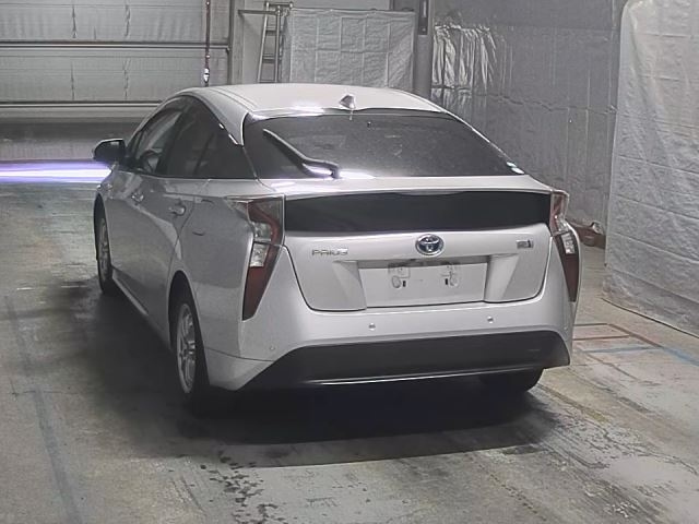 TOYOTA PRIUS 2018