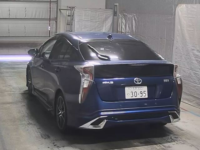 TOYOTA PRIUS 2016