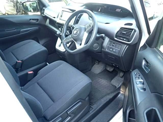 NISSAN SERENA 2018