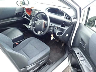 TOYOTA SIENTA 2018
