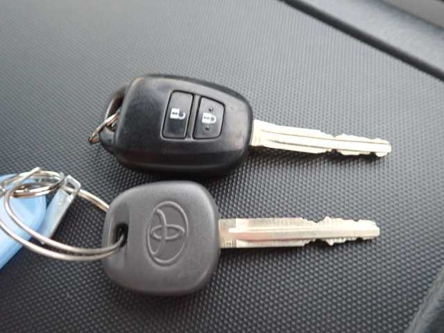 TOYOTA HIACE VAN 2017