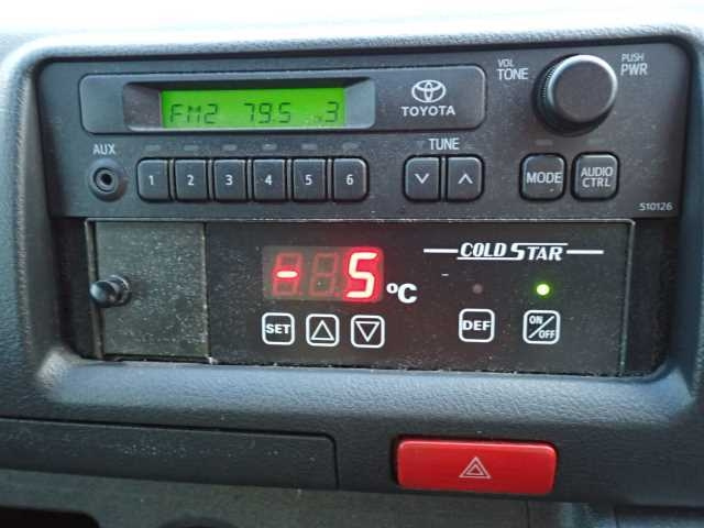 TOYOTA HIACE VAN 2017