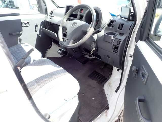 DAIHATSU HIJET VAN 2015