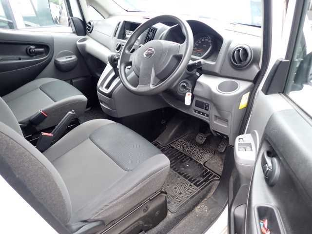 NISSAN NV200 2020