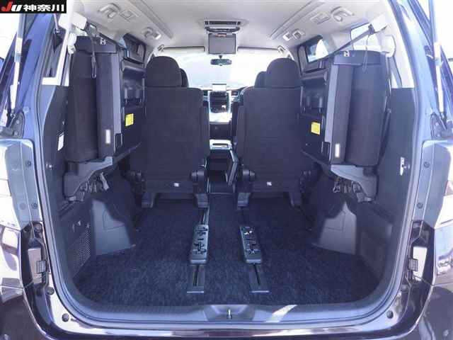 TOYOTA VELLFIRE 2010