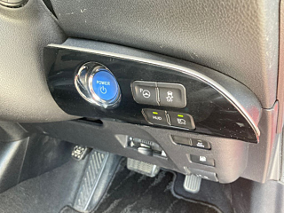 TOYOTA PRIUS 2019