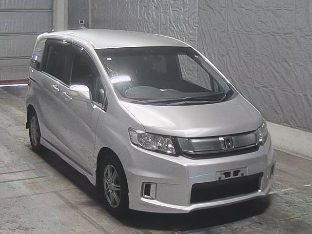 HONDA FREED 2015