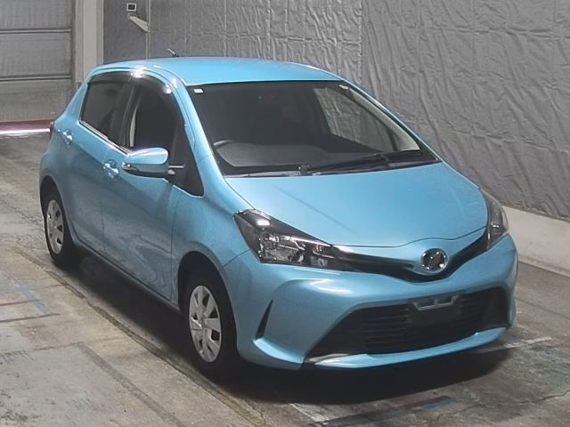 TOYOTA VITZ 2016